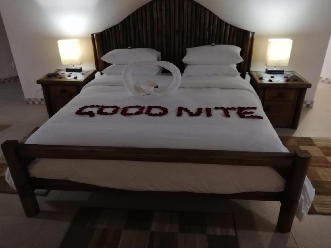 Golden Impalas Bush Resort Хаманскраал Екстериор снимка